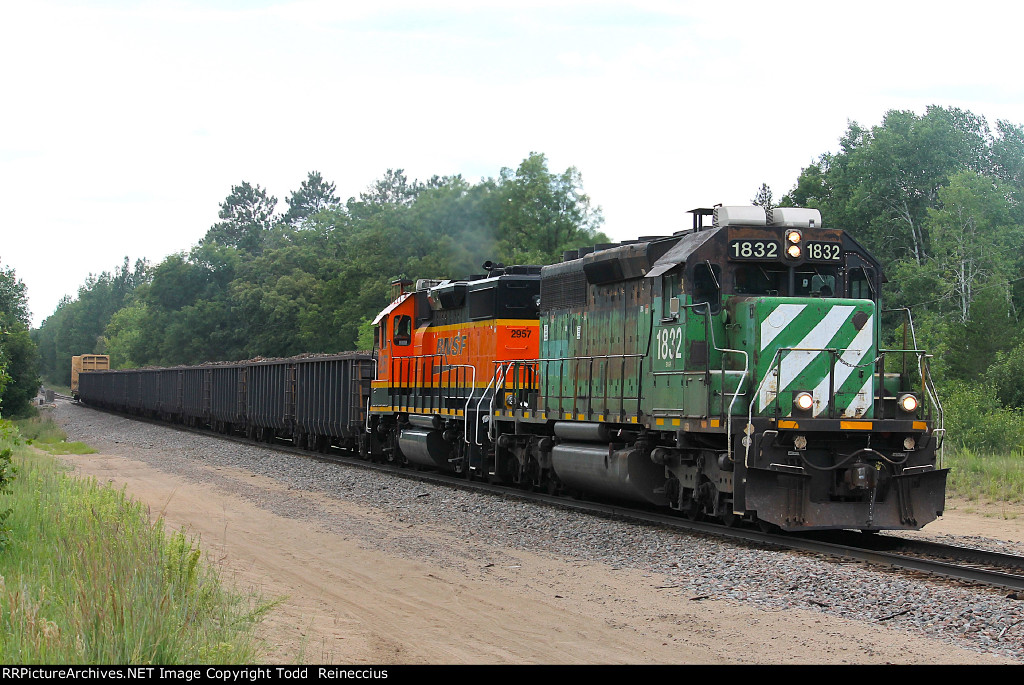 BNSF 1832